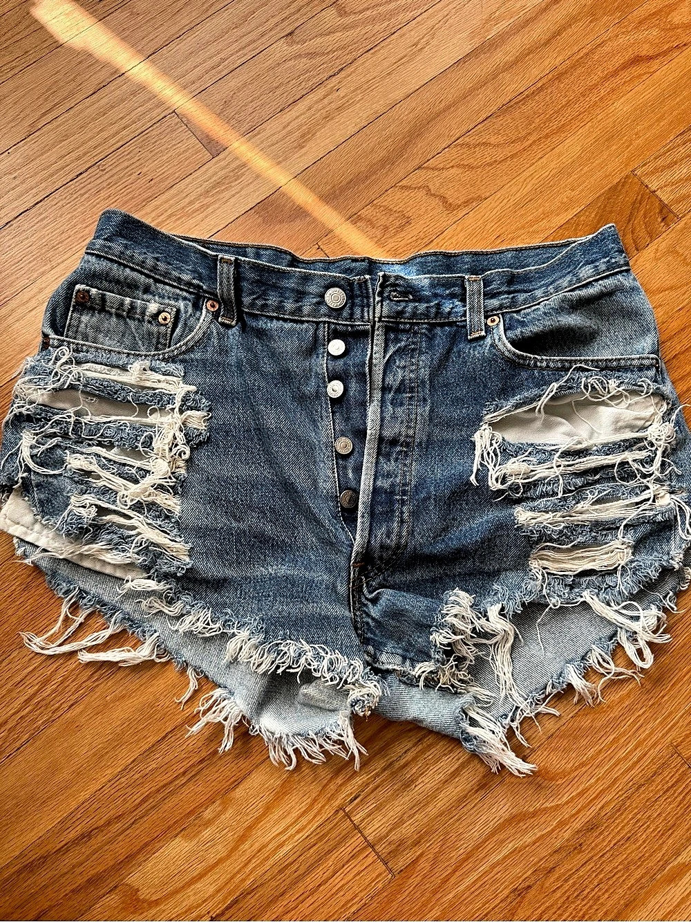 Levi's 501 Original High-Rise Cutoff Shorts Distressed Denim Jean Shorts in Blue